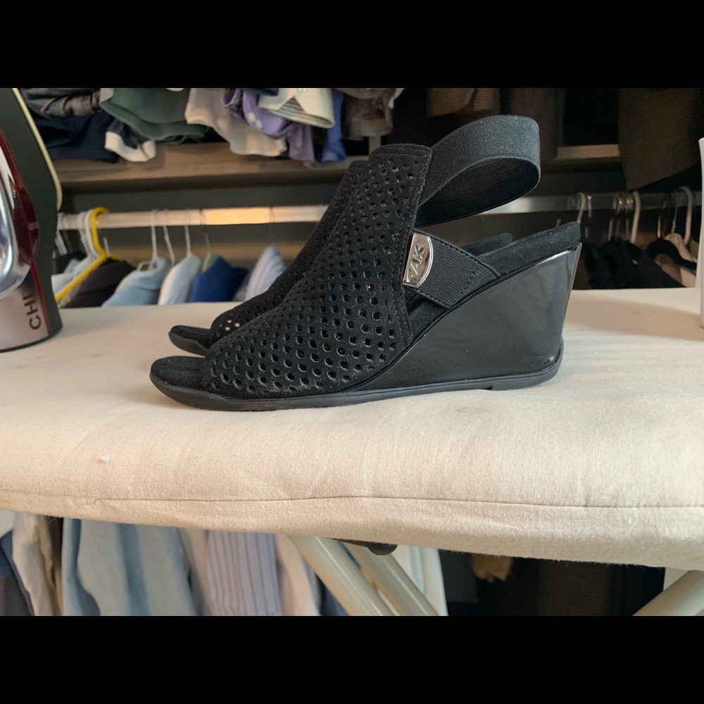 Shoes - Picture 3 of 3